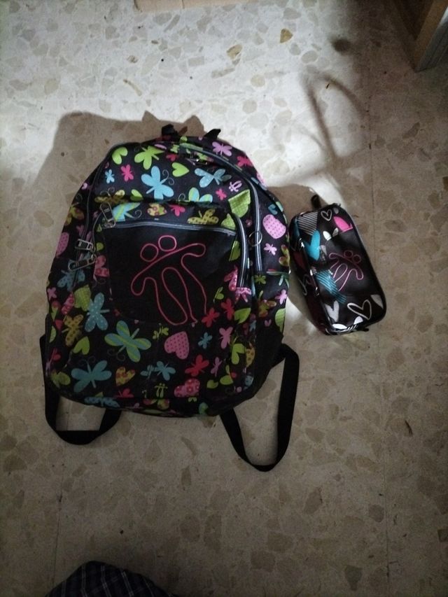 mochila + estuche