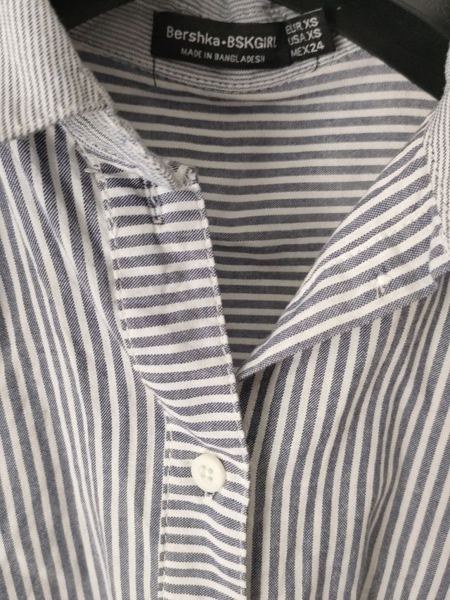 camisa oversize corta