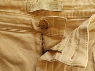 Pantalón largo recto beige talla 42 Zara 