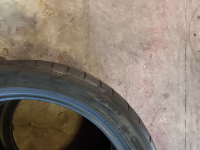 neumático de segunda mano 265.35.ZR19  98Y