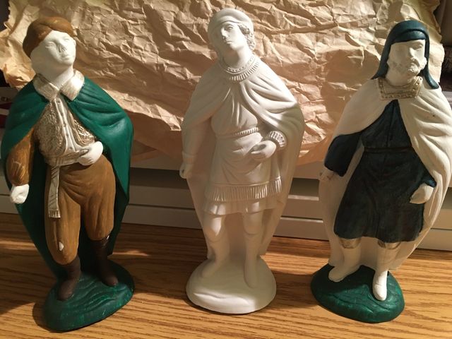 3.  Figuras de escayola / Pajes