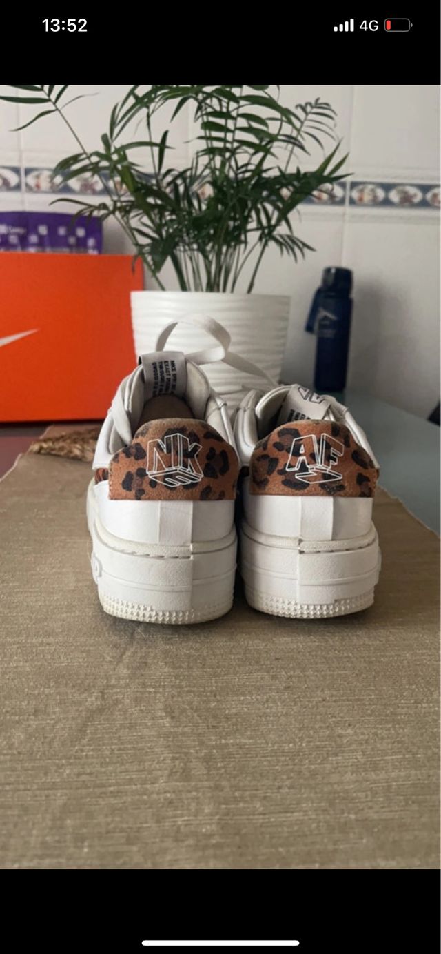 Nike air force 1 pixel