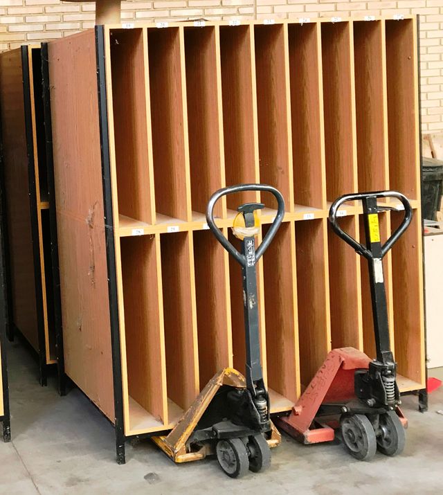 MUEBLES DE MADERA PARA INDUSTRIA