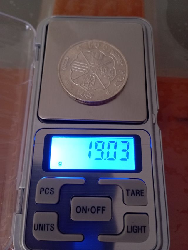 Moneda de plata de 100 pesetas plata con error