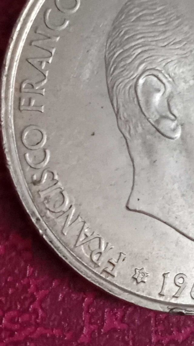 Moneda de plata de 100 pesetas plata con error