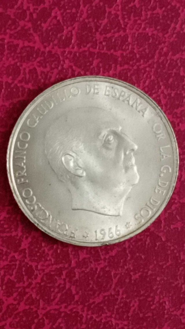 Moneda de plata de 100 pesetas plata con error