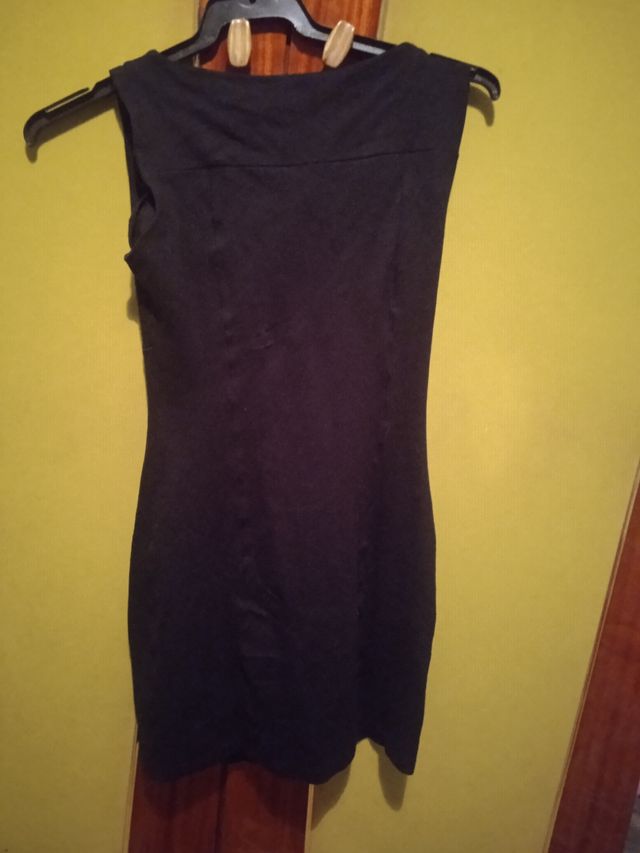 vestido negro con cremallera 