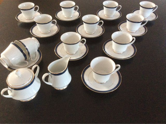 Set de 12 tazas de porcelana