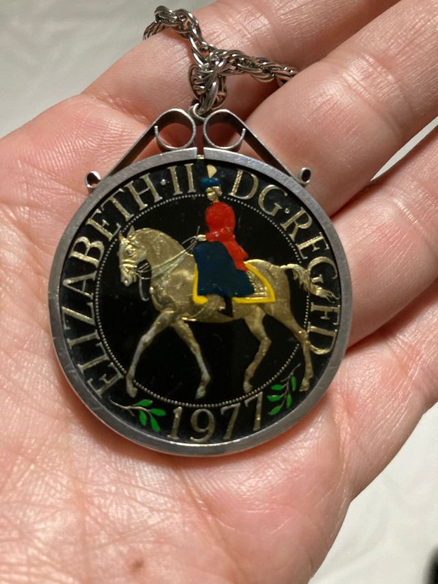 Medallón Isabel II jubileo de plata