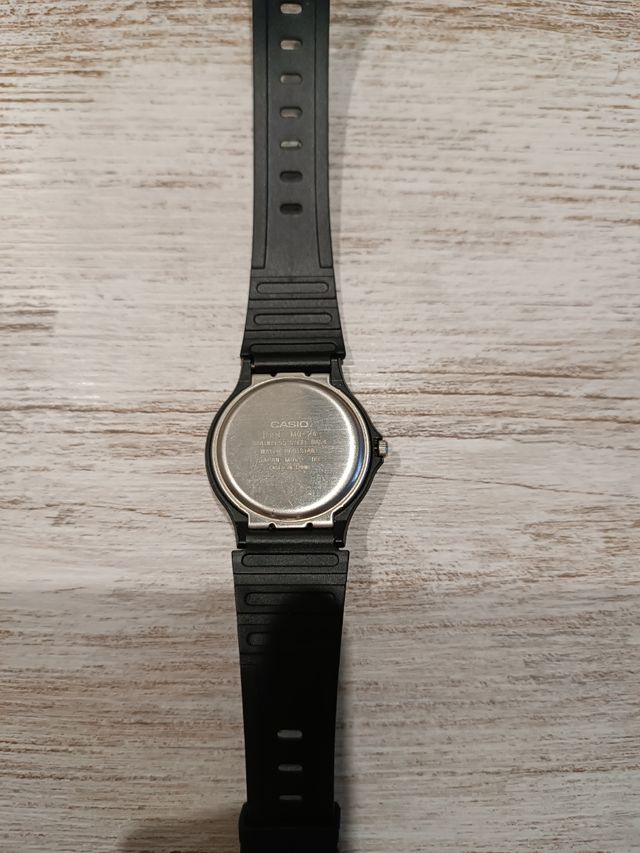 Reloj Casio analógico negro