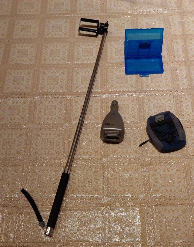 PALO SELFIE Y MÁS. LO ESPECIFICO EN EL ANUNCIO.