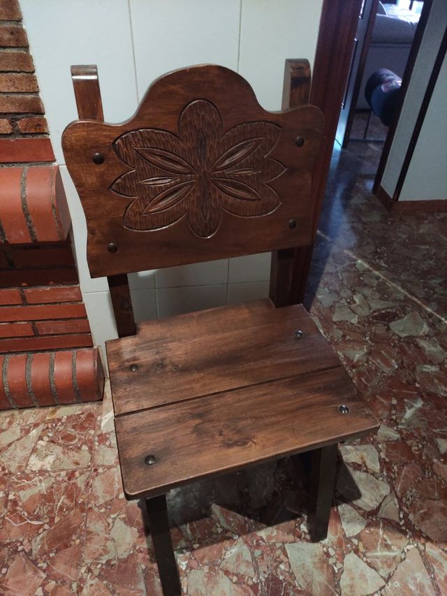 🪵SILLA TALLADA ANTIGUA