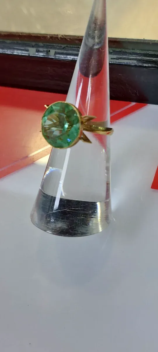 Sortija piedra de color