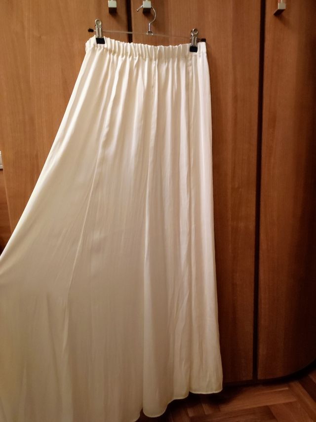 Falda larga fluida