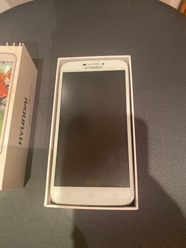 Teléfono móvil Hyundai