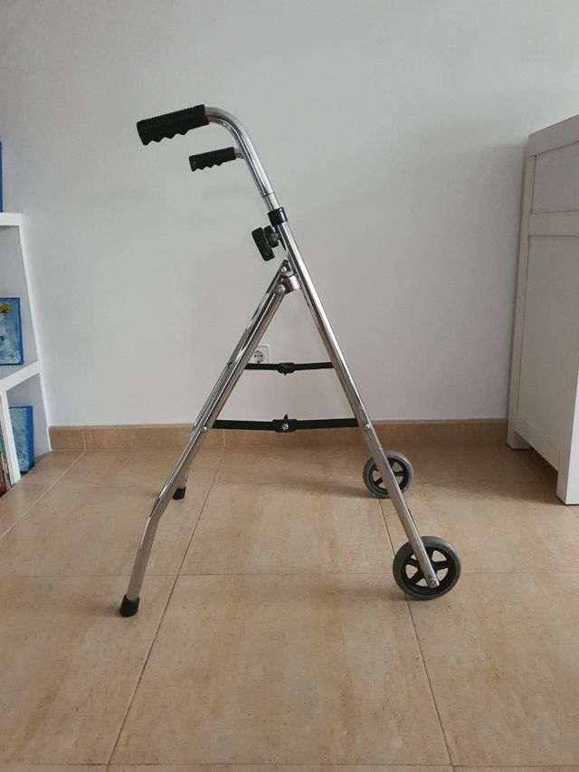 Lote de silla de ruedas y andador