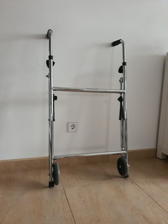 Lote de silla de ruedas y andador