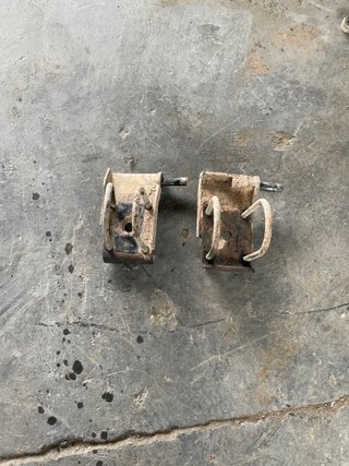 SOPORTE SUJECCION BALLESTAS LAND ROVER SANTANA