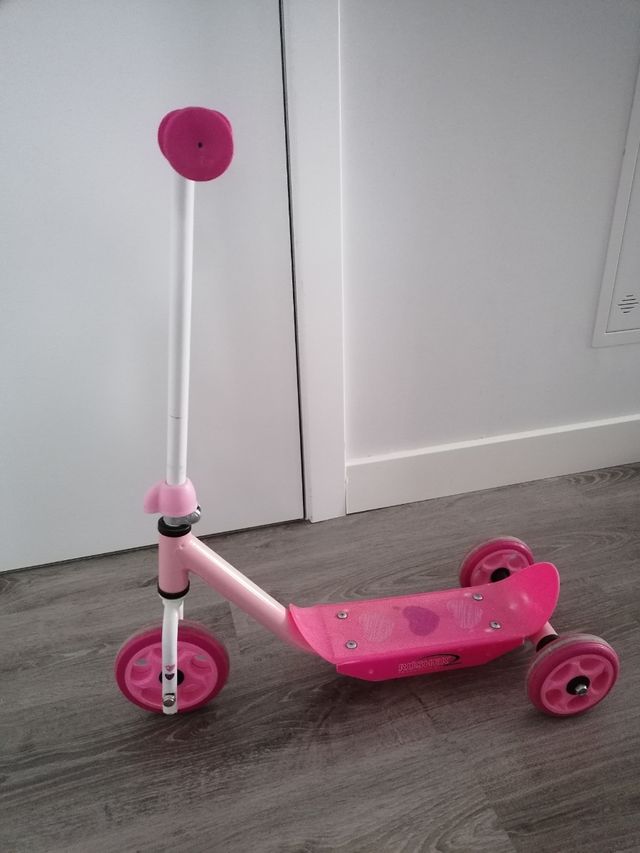 Patinete de 3 ruedas.