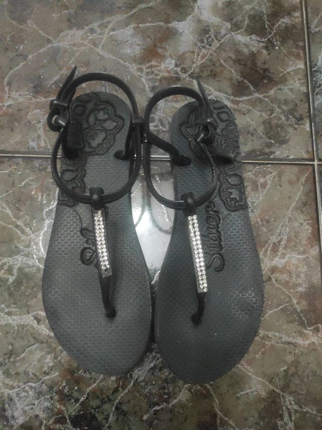 Sandalia color negro