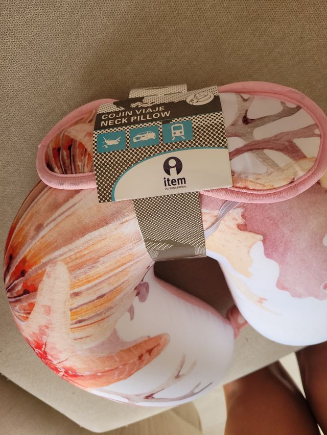 pack de almohada de viaje con antifaz