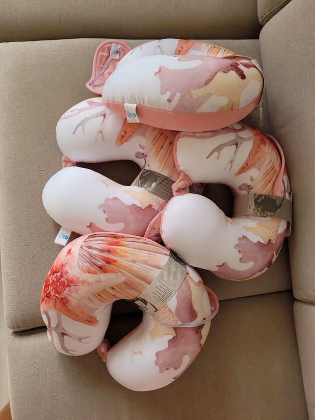 pack de almohada de viaje con antifaz