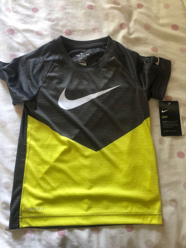 Camiseta Nike niño 6/7 años etiquetas