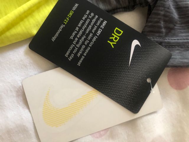 Camiseta Nike niño 6/7 años etiquetas