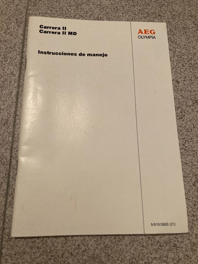 Máquina de escribir electrónica AEG