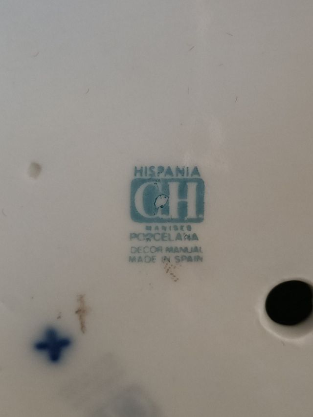 Bonita Figura en Porcelana Hispania