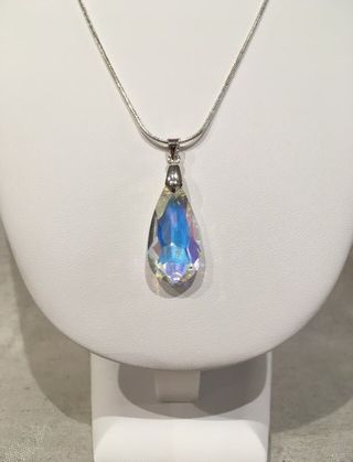 Cadena con colgante de cristal y plata