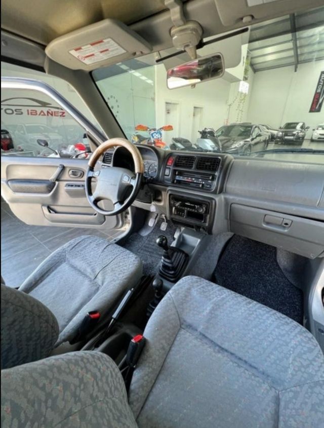 Suzuki Jimny hardtop de segunda mano por 7.500 EUR en Villanueva del