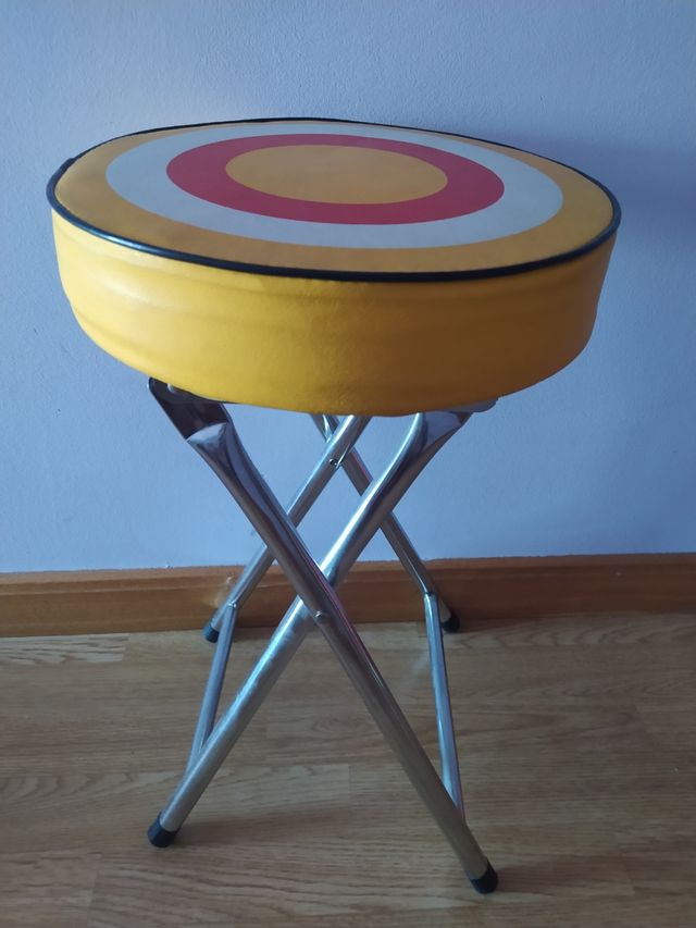 Taburete diseño de piel plegable