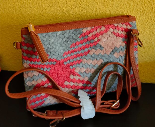 Bolso clutch de color