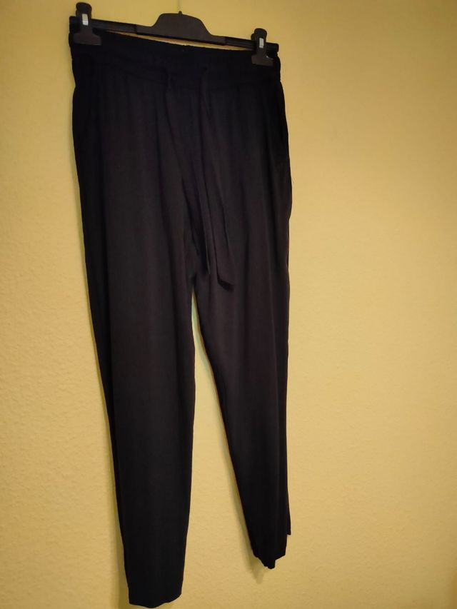 Pantalón negro C&A talla 38