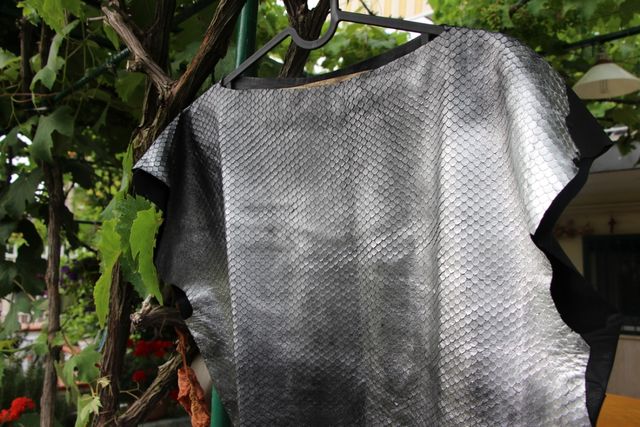 Villain- Blusa lunga in pelle argento  FRS26