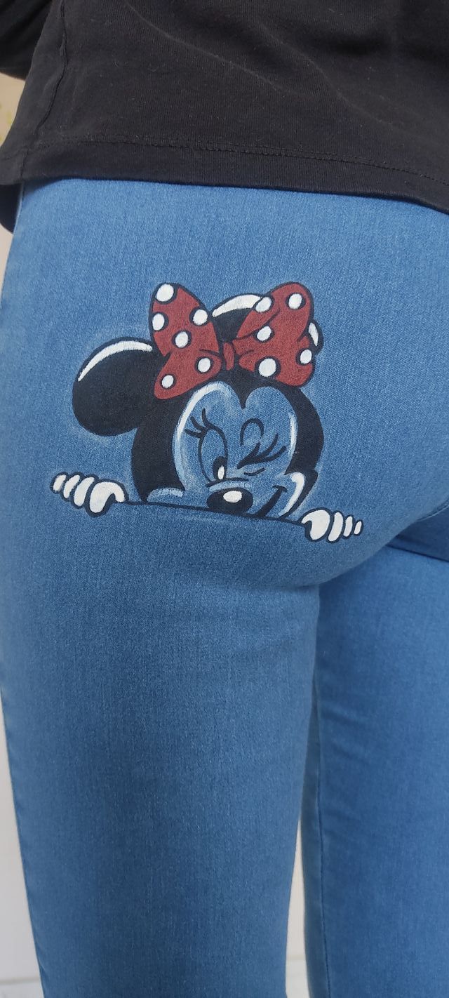 Jeans legging donna con Topolino e Minnie dipinti