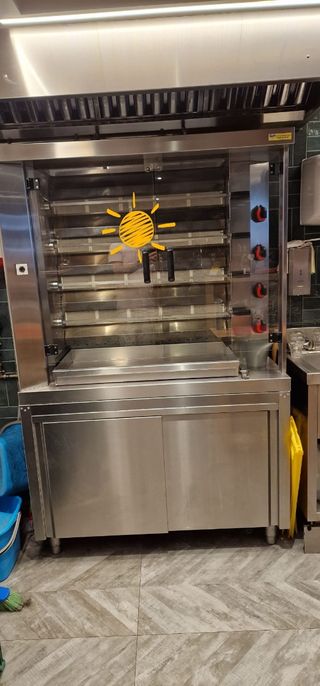 Asador de pollos a gas + campana extractora