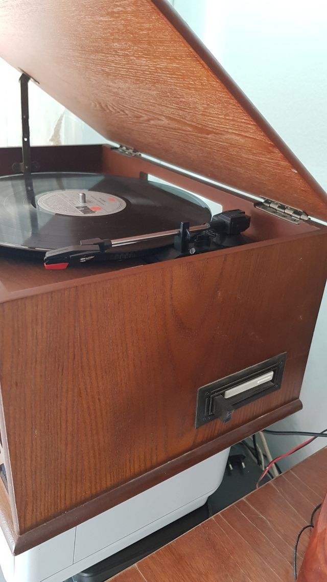 tocadiscos ,con casete, cedes y pendray