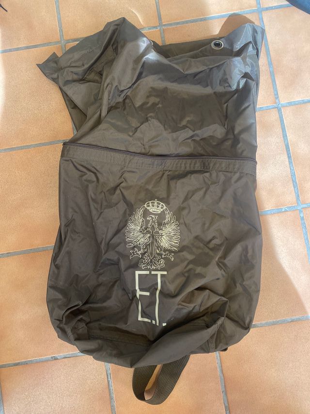 Maleta militar ejercito tierra de segunda mano por 39 EUR en Madrid en