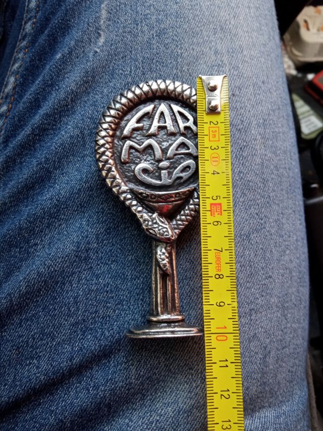 pequeño espejo de farmacia