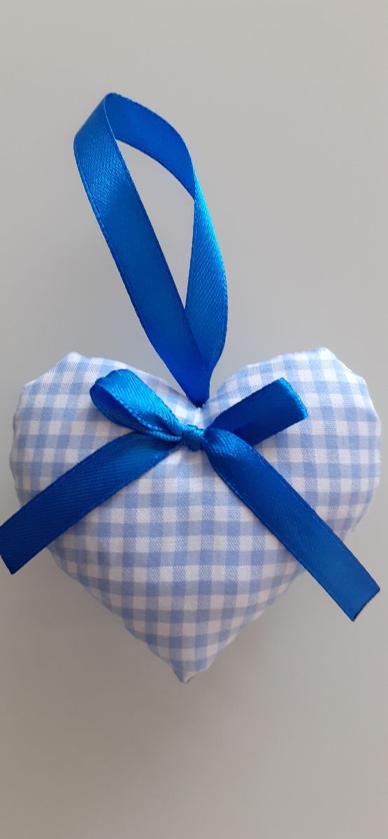 Cuore celeste con fiocco decorazione da appendere