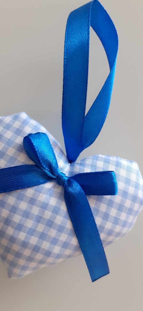 Cuore celeste con fiocco decorazione da appendere