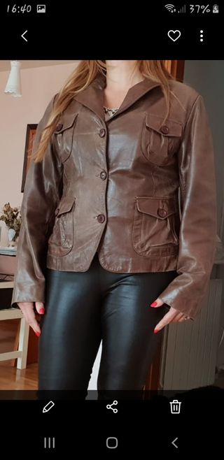 chaqueta de cuero desgastado