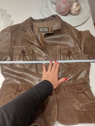 chaqueta de cuero desgastado
