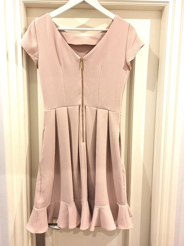 Vestido premium rosa empolvado de Closet London