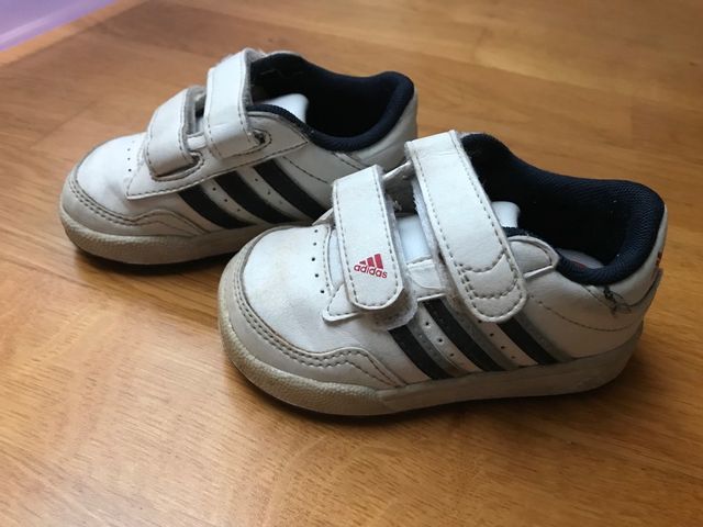 Lote calzado zapatos talla 19-20 niño kickers Adid