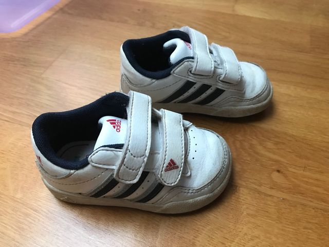 Lote calzado zapatos talla 19-20 niño kickers Adid