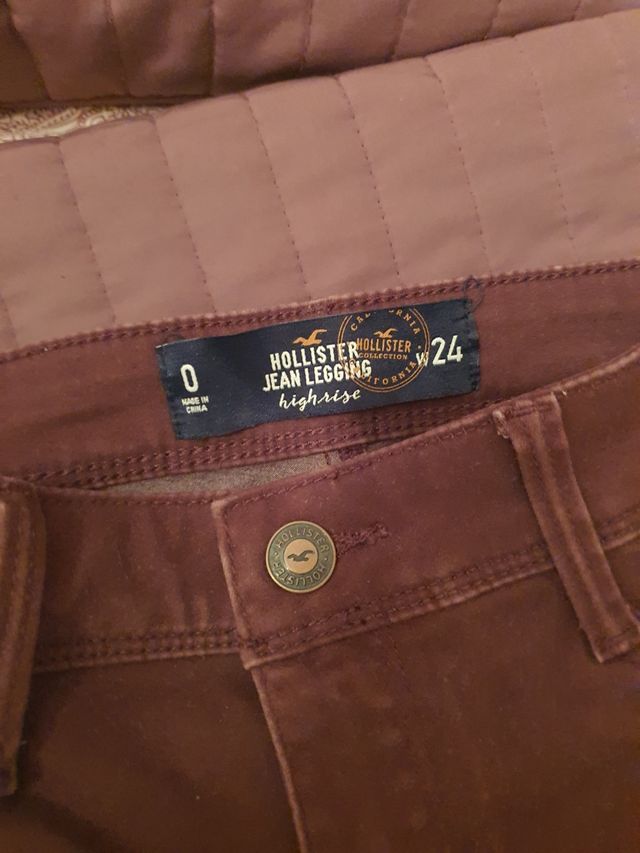 due nuovi pantaloni Holister