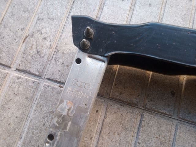 Refuerzo paragolpes trasero Audi A4 2009